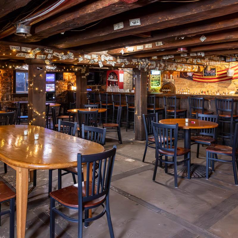 Tin Lizzy Restaurant & Tap Room